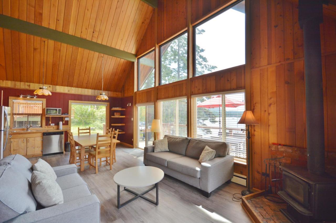 Pender Harbour Resort & Marina Garden Bay エクステリア 写真