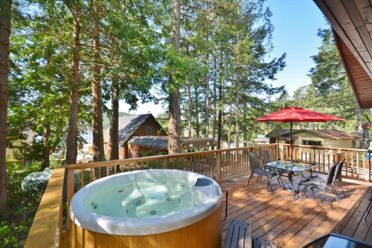 Pender Harbour Resort & Marina Garden Bay エクステリア 写真
