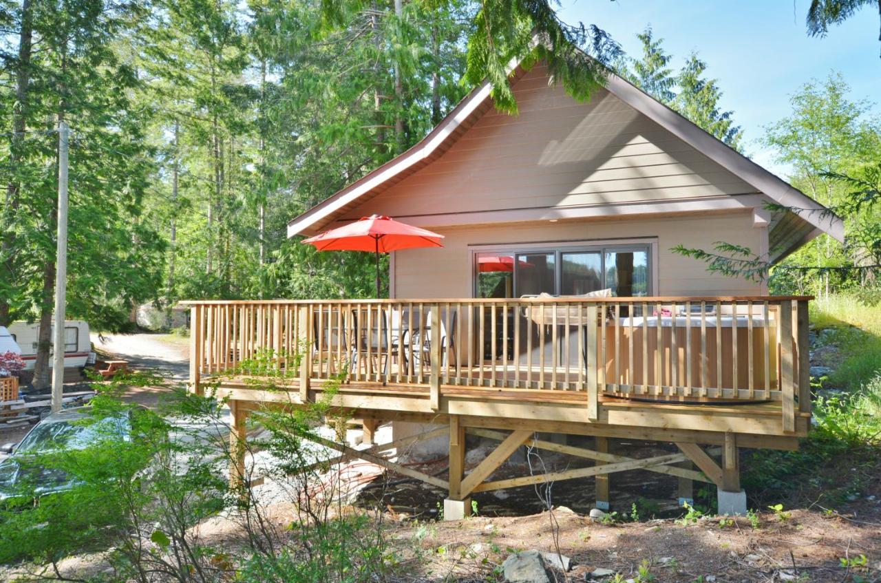Pender Harbour Resort & Marina Garden Bay エクステリア 写真