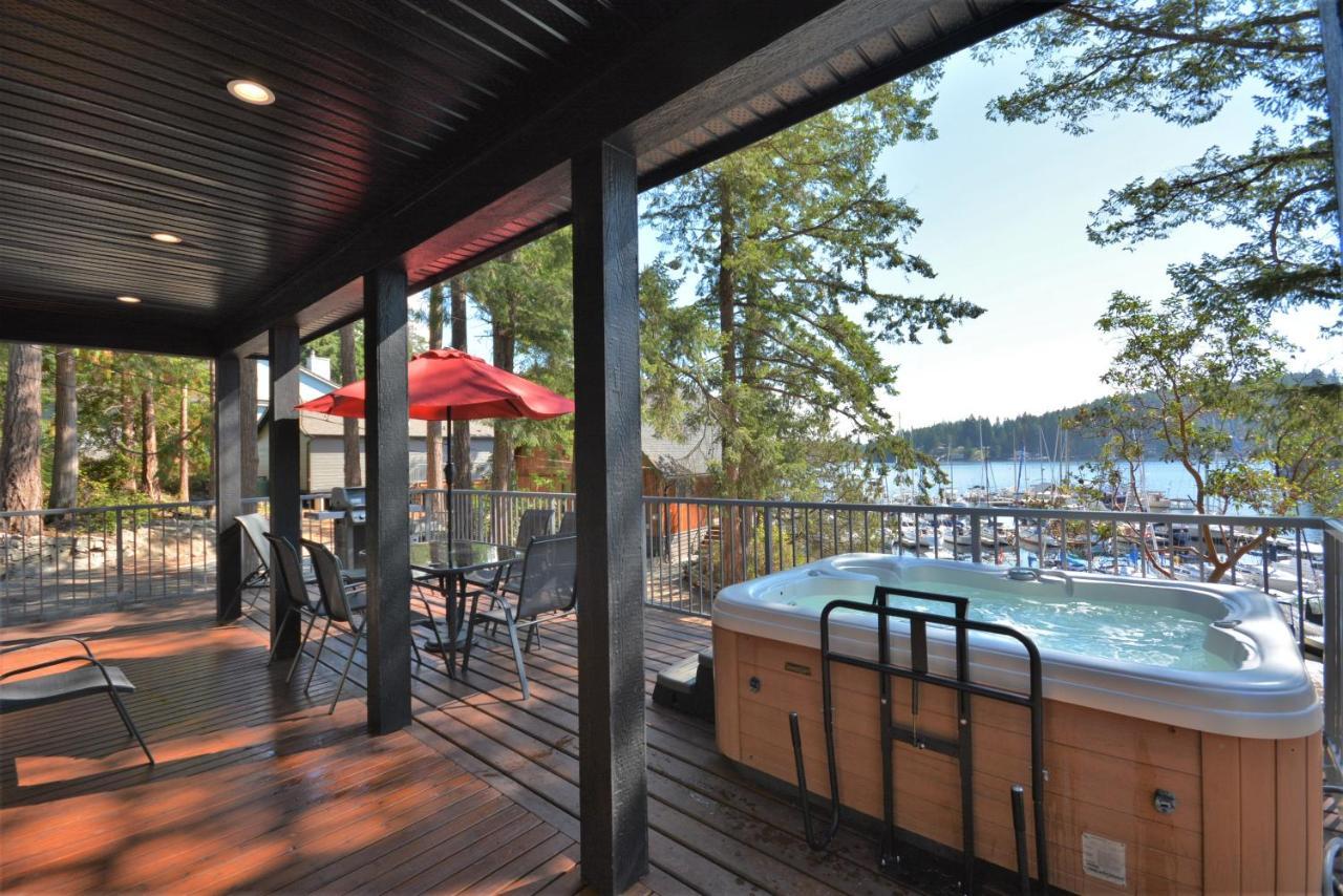 Pender Harbour Resort & Marina Garden Bay エクステリア 写真