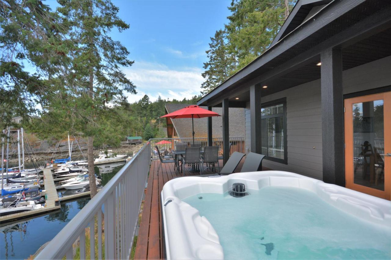 Pender Harbour Resort & Marina Garden Bay エクステリア 写真