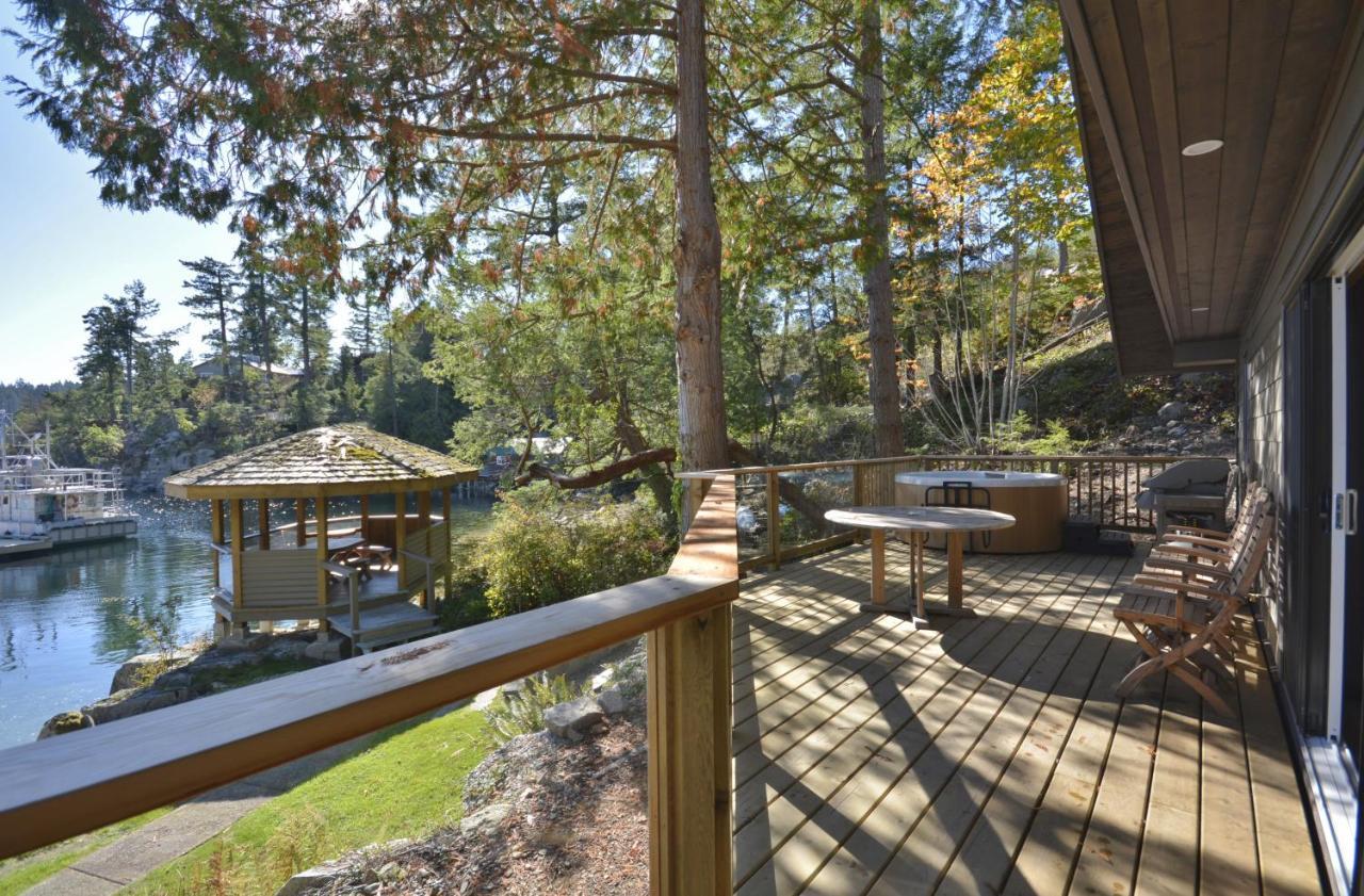 Pender Harbour Resort & Marina Garden Bay エクステリア 写真